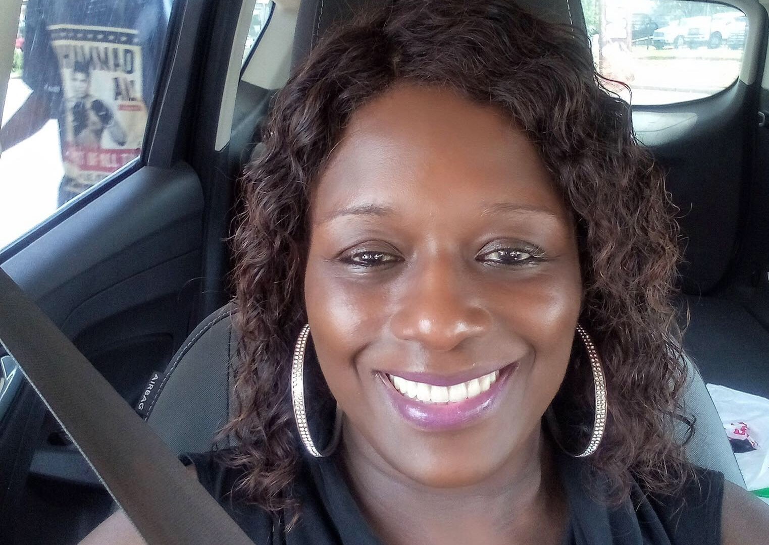 A smile on the way to the evening event